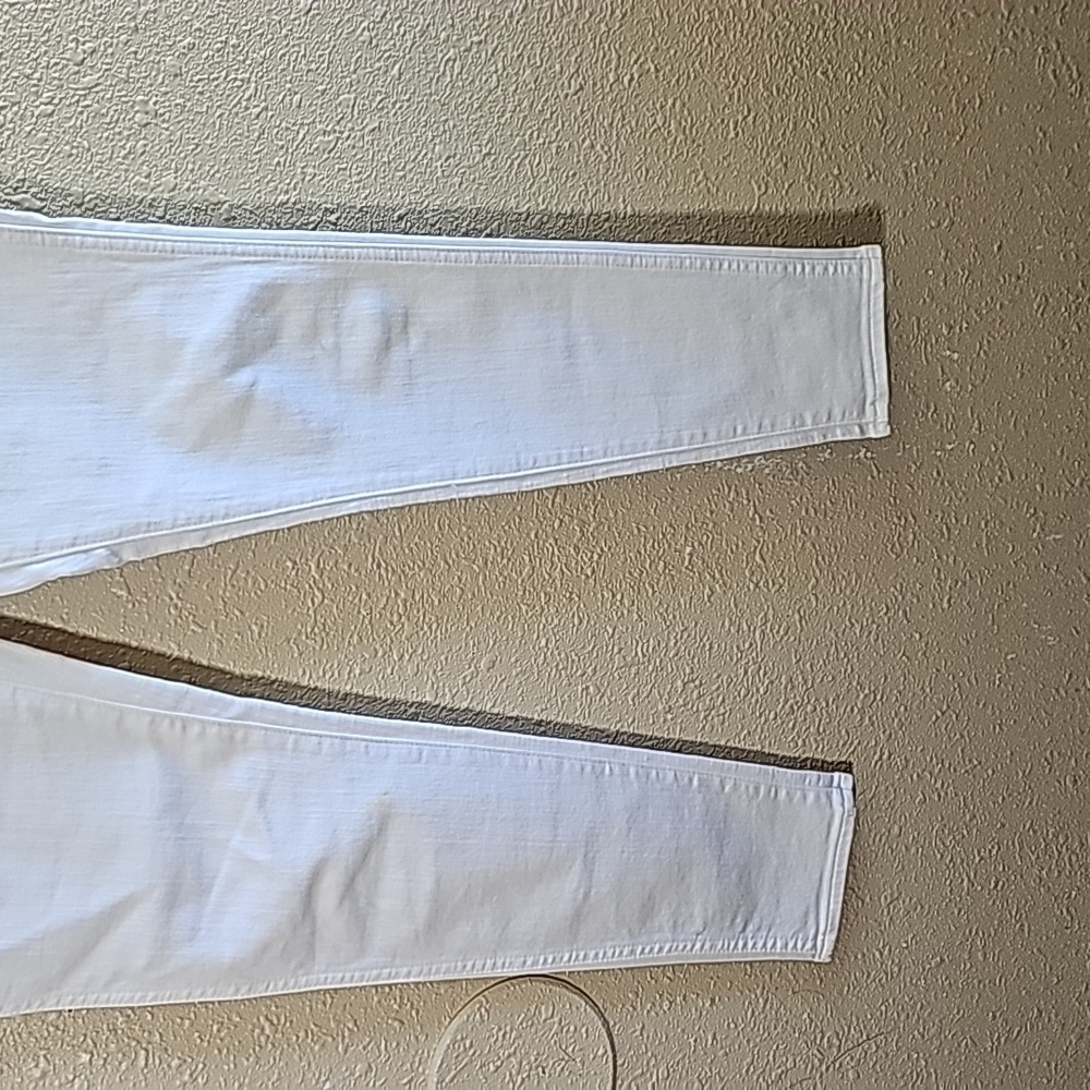 Madewell 10' High Rise White Skinny Jeans - Picture 3 of 9